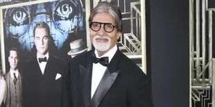 So Sweet, Amitabh Bachchan Antarkan Cucu Kecilnya ke Sekolah