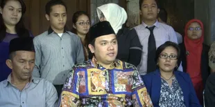 Soal Tweet, Farhat Abbas Samakan Dirinya Host Infotainment