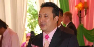 Sony Tulung Antar Jenazah Ricky Jo Sampai ke Liang Kubur