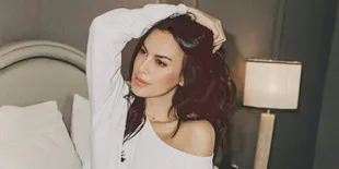 Sophia Latjuba Unggah Foto 'Telanjang' Terbaiknya di Instagram, Langsung Jadi Perhatian Netizen!