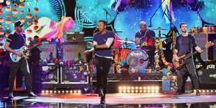 Sorakkan Kegembiraanmu Bareng Coldplay di Illinois
