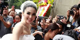 Souvenir Pernikahan Sandra Dewi dan Harvey Moeis, Parfum Mewah