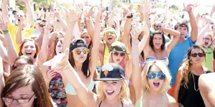 'SPRING BREAKERS' Berencana Ikut Ajang Oscar