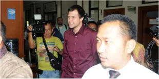 Kenapa Stuart Collin Ingin Nama Anaknya Diganti?