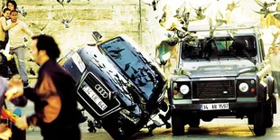 Stuntman 'SKYFALL' Adalah Yang Terbaik di Dunia