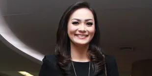 Suami Foto Mesra Dengan Perempuan Lain, Christy Jusung Tak Peduli