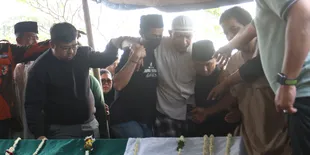 Suami Sebut Penyakit Mpok Alpa Tak Ada Kaitan dengan Teror Mistis