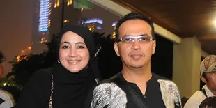 Suasana di Rumah Duka Almarhum Uje