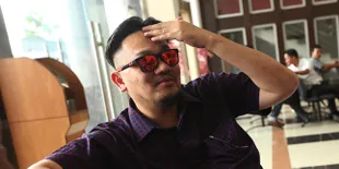 Sudah Cerai, Farhat Abbas Minta Nia Daniati Ikut Bayari Hutang?