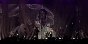 Sukses Besar, Konser The Rose di Jakarta Bikin Black Rose Indonesia Bangga