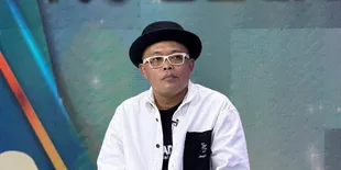 Sule Tak Ambil Pusing Gosip Percintaan, Pegang Filosofi Santai Jalani Hidup Sendiri