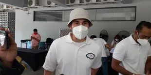 Suntik Vaksin Covid-19 Tahap Pertama, Vino G. Bastian: Alhamdulillah, So Far Baik-Baik Aja