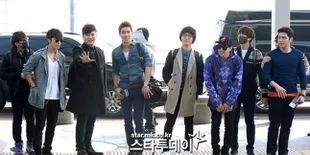 Super Junior dkk Tiba di Jakarta, Fans Setia Menanti
