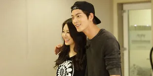 Super Perhatian, Hong Jong Hyun Rela Jadi Bantal Yura Girls Day