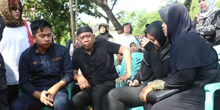 Susiana, Istri Tukul Yang Rela Berangkatkan Haji Teman-Temannya