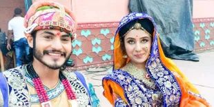 Sutradara Tak Suka, Ravi Bhatia Dikeluarkan Dari 'Jodha Akbar'?