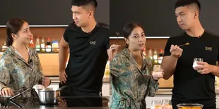 Sweet Kebangetan, Ini 7 Potret Nikita Willy Salting Dilihat Suami Saat Masak