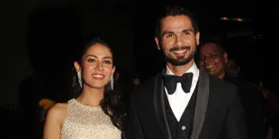 Sweet, Shahid Kapoor Berlutut ke Mira Rajput di Atas Panggung