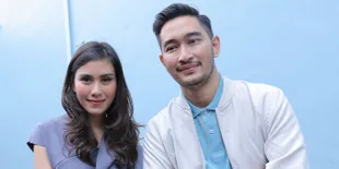 Syahnaz Sadiqah dan Jeje Govinda Bocorkan Souvenir Pernikahan