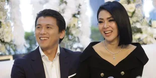 Syahrini Berikan Bocoran Kebiasaan Reino Barack di Pagi Hari, Ngapain?
