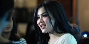 Syahrini Dapat Bunga Dari Mr. H, Aisyahrani Akhirnya Beri Konfirmasi