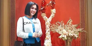 Syahrini Dikatakan Perutnya Membuncit dan Kerap Pakai Flat Shoes, Sedang Hamil?