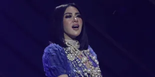 Syahrini Minta Saran Ustaz Abdul Somad Jika Dilarang Calon Suami Berhijab