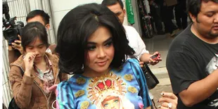 Syahrini Tak Mau Paparkan Kandasnya Hubungan Dengan Bubu