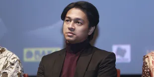 Syuting di Liang Kubur dengan Badan Terbungkus Kain Kafan, Deva Mahenra Bersyukur Tak Idap Claustrophobia