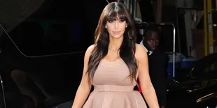 Tabrak Kotak Surat, Mobil Mewah Kim Kardashian Jadi Korban