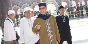 Tabrak Pohon, Ustad Jeffry Al Buchori Dari Dai Center?