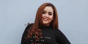 Tabung Uang Hasil Off Air, Clara Gopa Berikan Sureprise Mewah Untuk Mamanya yang Ulang Tahun