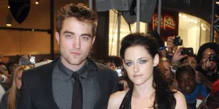 Tahun Baru, Apa Kado Robert Pattinson Untuk Kristen Stewart?