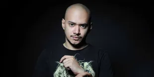 Tahun Baru, Husein Alatas Lebih Pilih Temani Mama Daripada Kerja