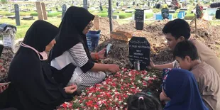 Tak Ada Saat Pemakaman Ayah Medina Zein, Ke Mana Lukman Azhari?