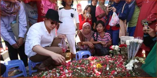 Tak Bisa Ikut Pengajian Olga, Edric Tjandra Pilih Ziarah Kubur