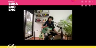 Tak Hanya Hibur Penonton di Kapanlagi Buka Puasa Bareng, Kunto Aji Juga Ungkap Kisah di Balik Album 'Mantra Mantra'