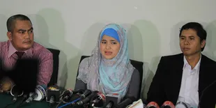 Tak Hanya Jemput Paksa, Barang Marshanda Pun Diambil Paksa