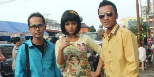 Tak Harus Branded, Jenita Janet Cari Barang Murah di Blok M