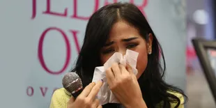 Tak Kapok Samarkan Wajah Anak, Jessica Iskandar Makin Dihujat