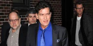 Tak Lagi Berobat Buat Penyakitnya, Charlie Sheen Tak Takut Mati