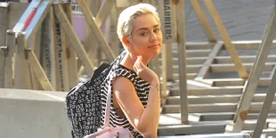Tak Lagi Liar, Begini Gaya Miley Cyrus Yang Lucu & Menggemaskan