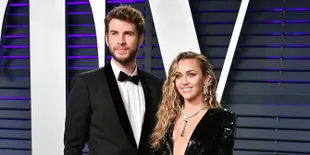 Tak Lagi Pakai Cincin Kawin, Miley Cyrus Umumkan Cerai Ketika Liburan di Italia