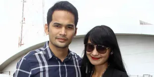 Tak Mudik, Teuku Wisnu Ajak Keluarga ke Rumah Shireen Sungkar