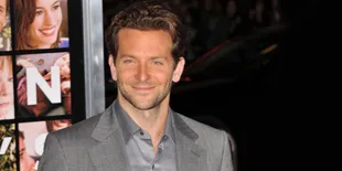 Tak Puas Jadi Aktor, Bradley Cooper Akan Jadi Sutradara?