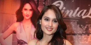 Tak Suka Santan, Cinta Laura Tak Makan Ketupat Saat Hari Raya