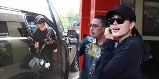Tak Terima Pola Asuhnya Dikritik, Nikita Mirzani Buka Suara - Tepis Tudingan Suka Pacaran di Depan Anak