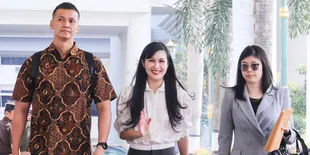 Tampak Santai, Sandra Dewi Akhirnya Datangi Kejaksaan Agung Guna Jalani Pemeriksaan