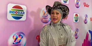 Tampil Apik Bersama Rossa di Konser Raya 29 Tahun Indosiar Luar Biasa, Elvy Sukaesih: It's Oke