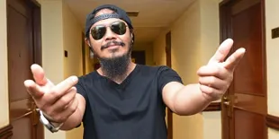 Tampil Beda, Krisyanto Jamrud Kini Lebih Sering Pakai Topi